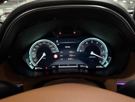 Genesis GV70 — photo 09