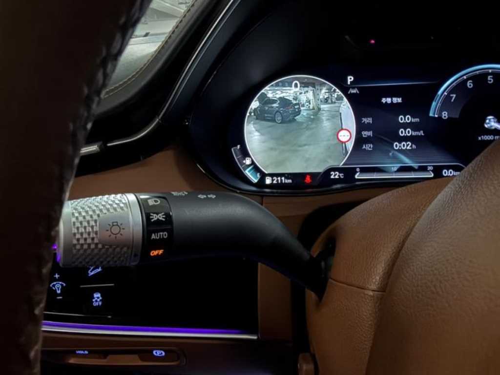 Genesis GV70 — photo 14