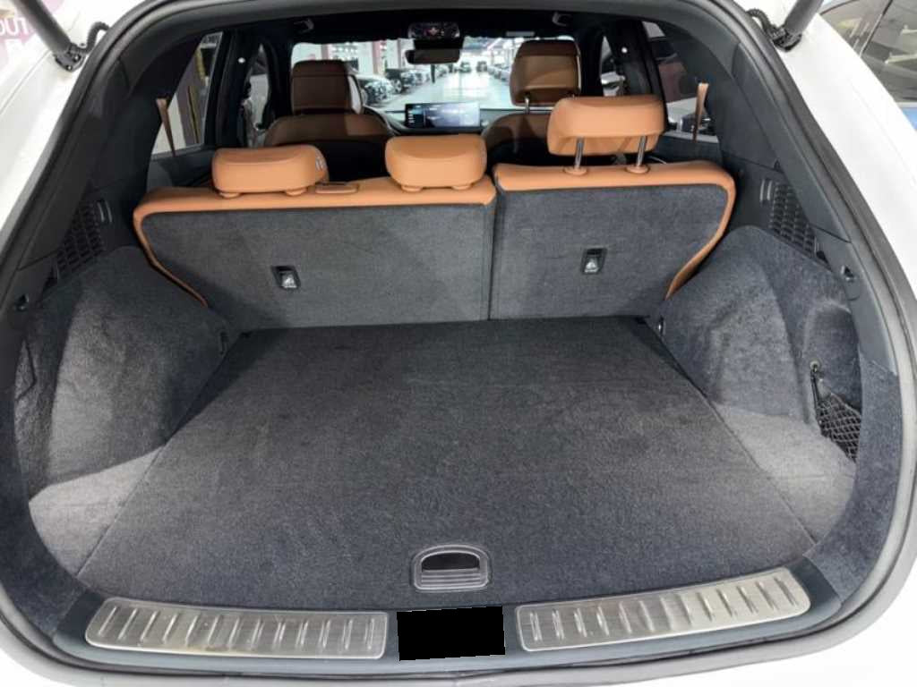 Genesis GV70 — photo 17