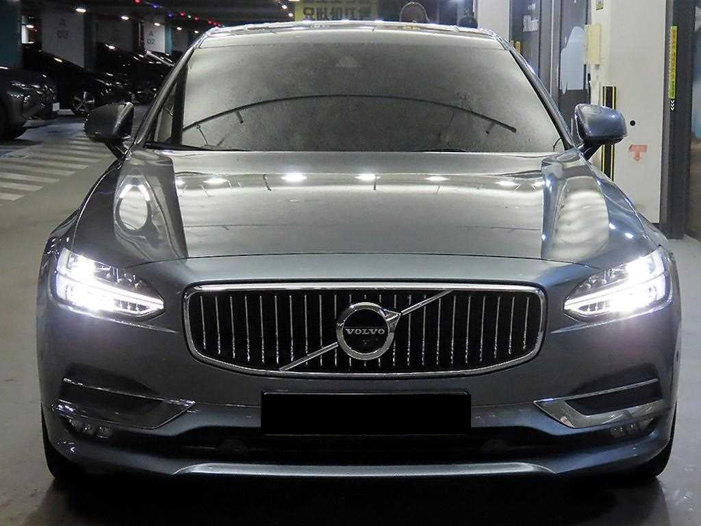 Volvo S90 — photo 02