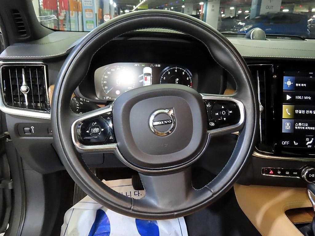 Volvo S90 — photo 08