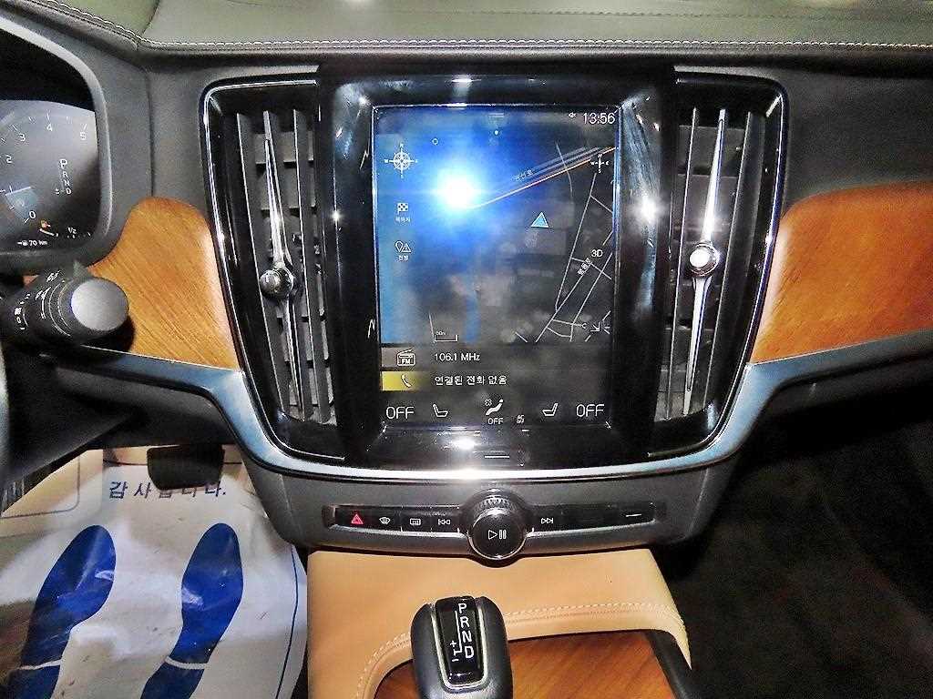 Volvo S90 — photo 11