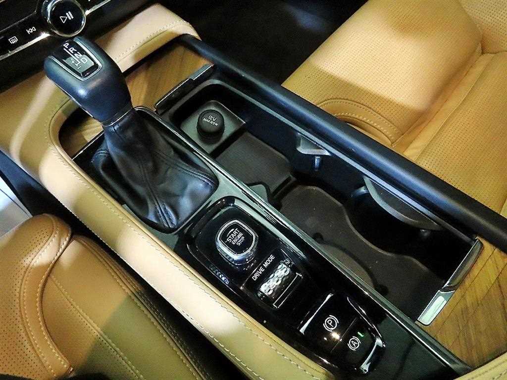 Volvo S90 — photo 12