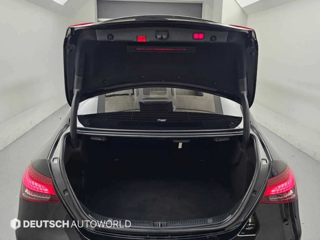 Mercedes-Benz E-Class — photo 19