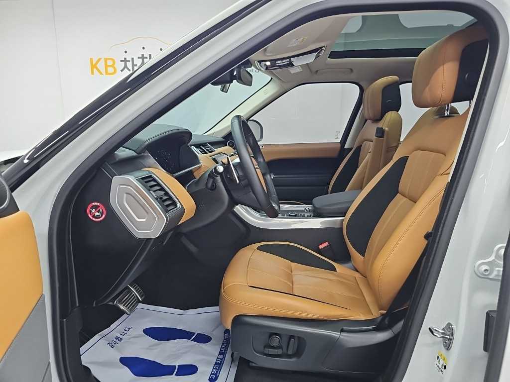 Land Rover Range Rover Sport — photo 11