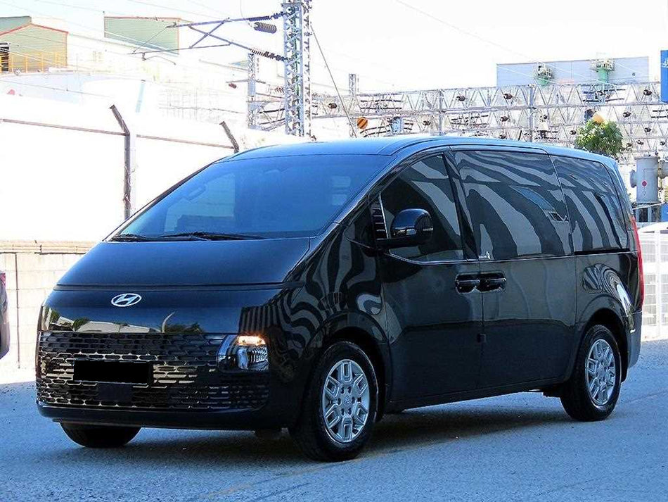 Hyundai Staria — photo 02