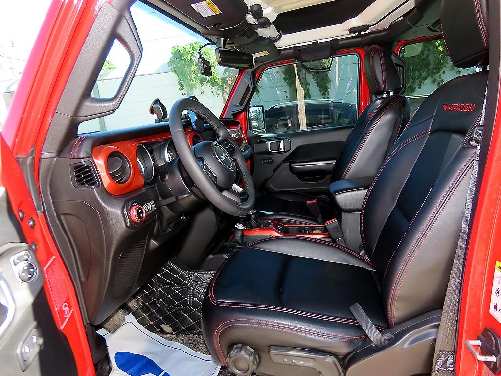 Jeep Wrangler — photo 05