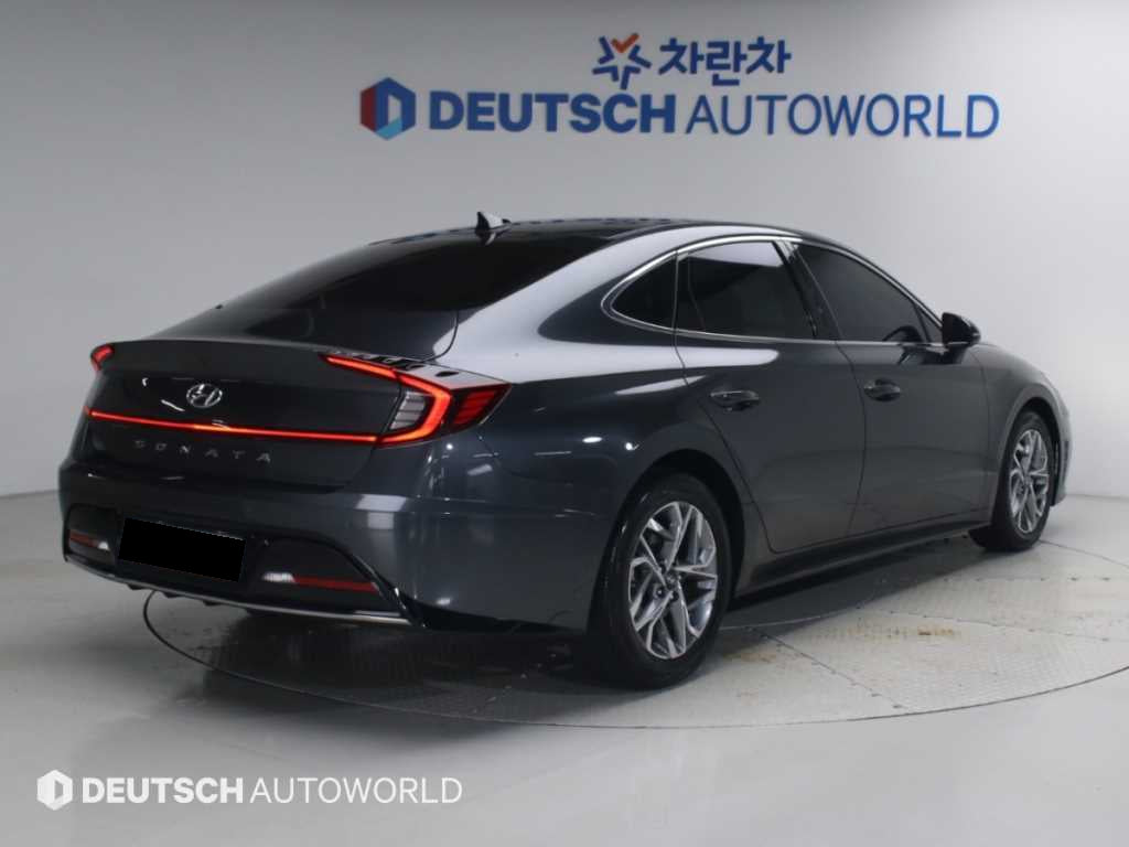 Hyundai Sonata — photo 02
