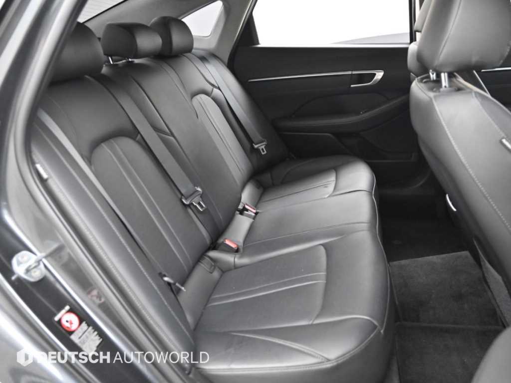 Hyundai Sonata — photo 12