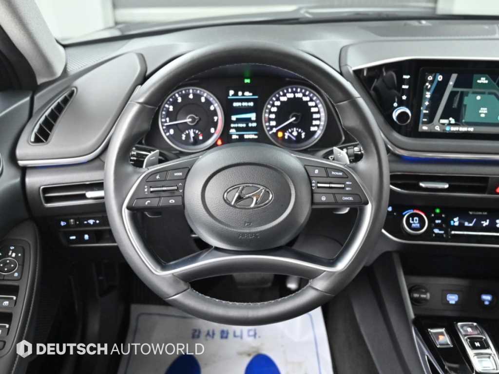 Hyundai Sonata — photo 13