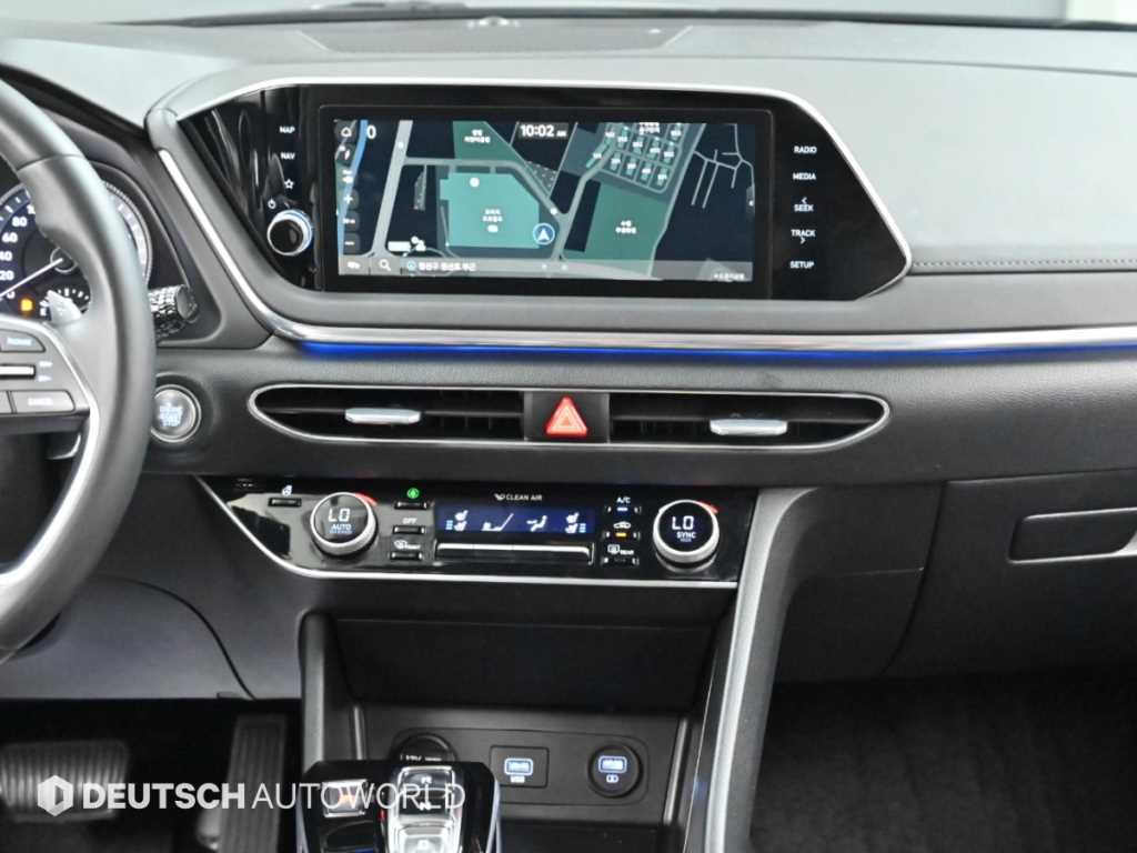 Hyundai Sonata — photo 14