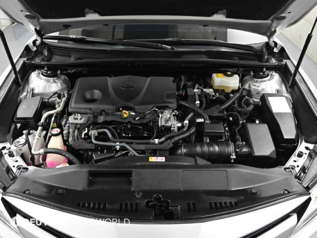 Toyota Camry — photo 06