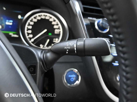 Toyota Camry — photo 16