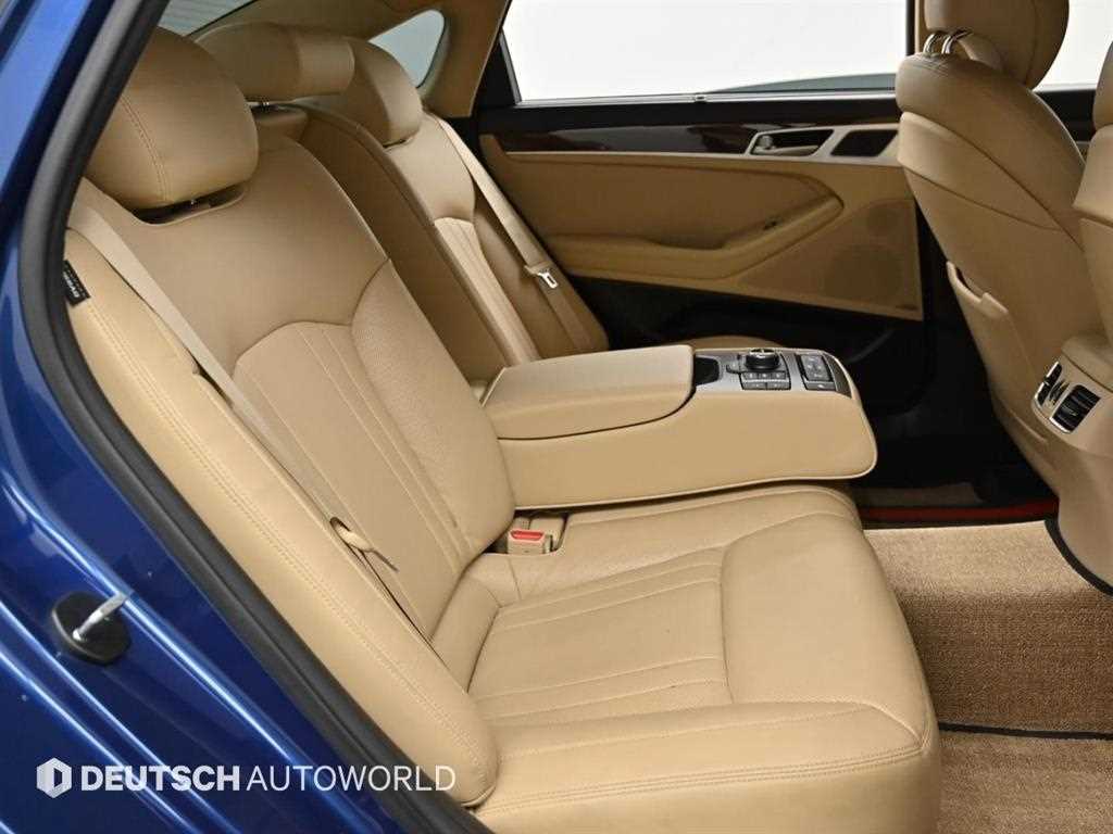 Hyundai Genesis — photo 12