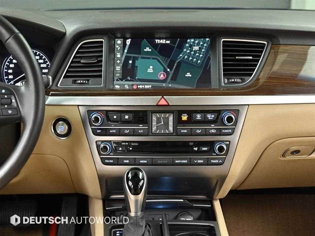 Hyundai Genesis — photo 14