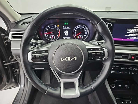 Kia K5 — photo 09