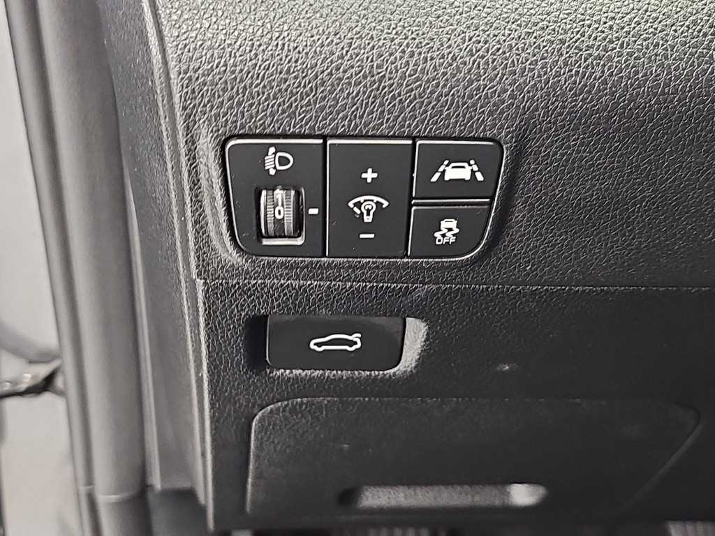 Kia K5 — photo 17