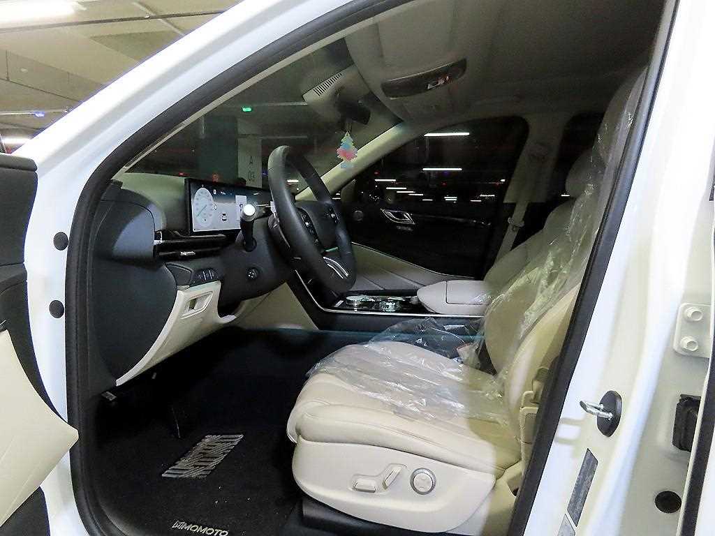 Genesis GV80 — photo 06