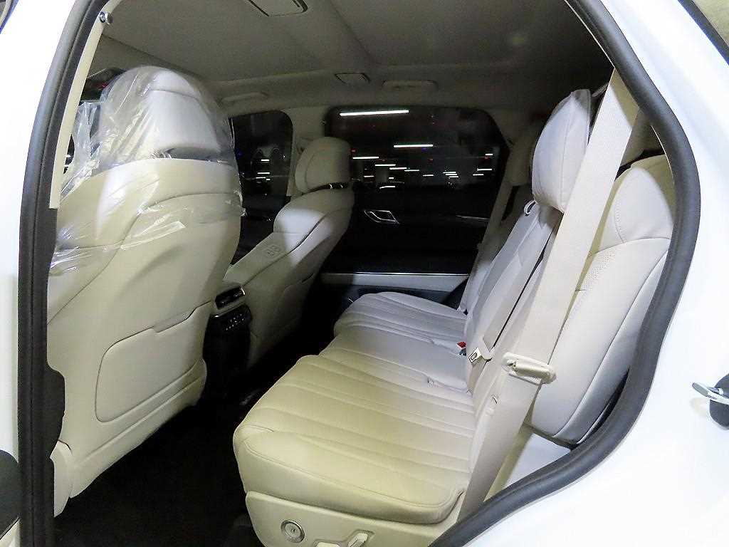 Genesis GV80 — photo 07