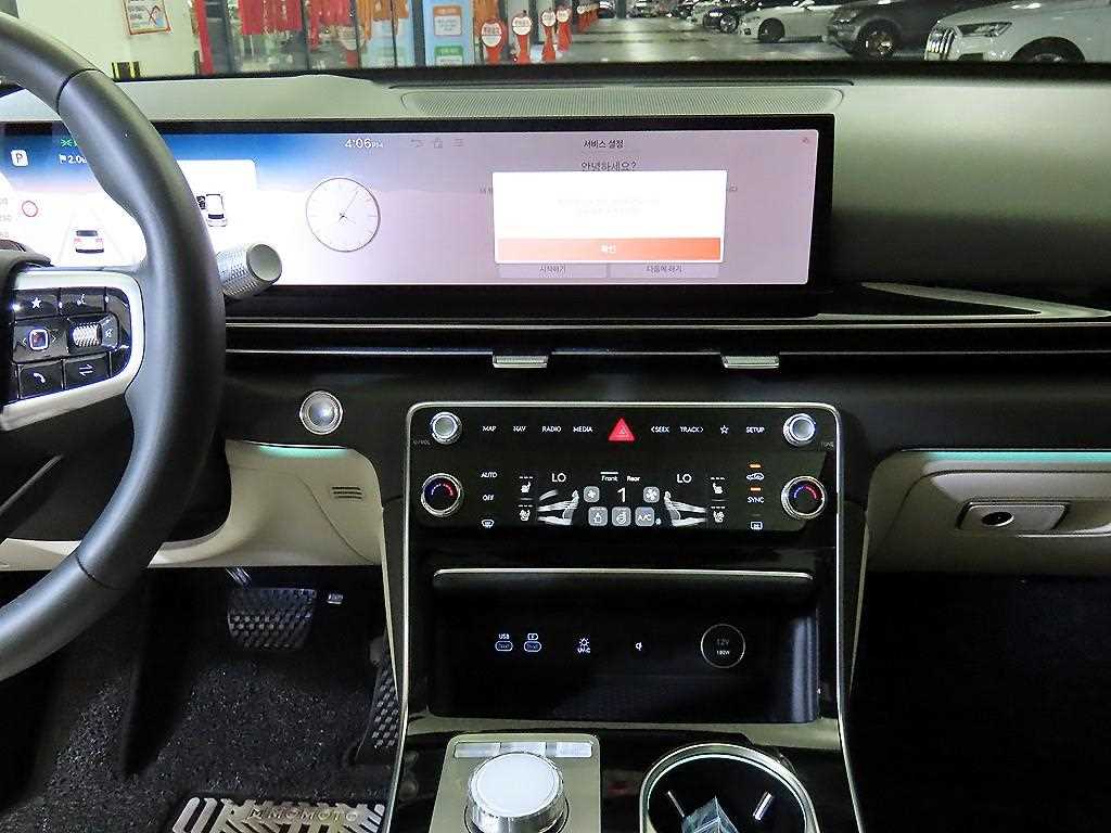 Genesis GV80 — photo 11