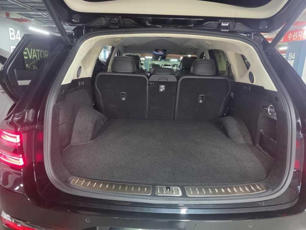 Genesis GV80 — photo 14
