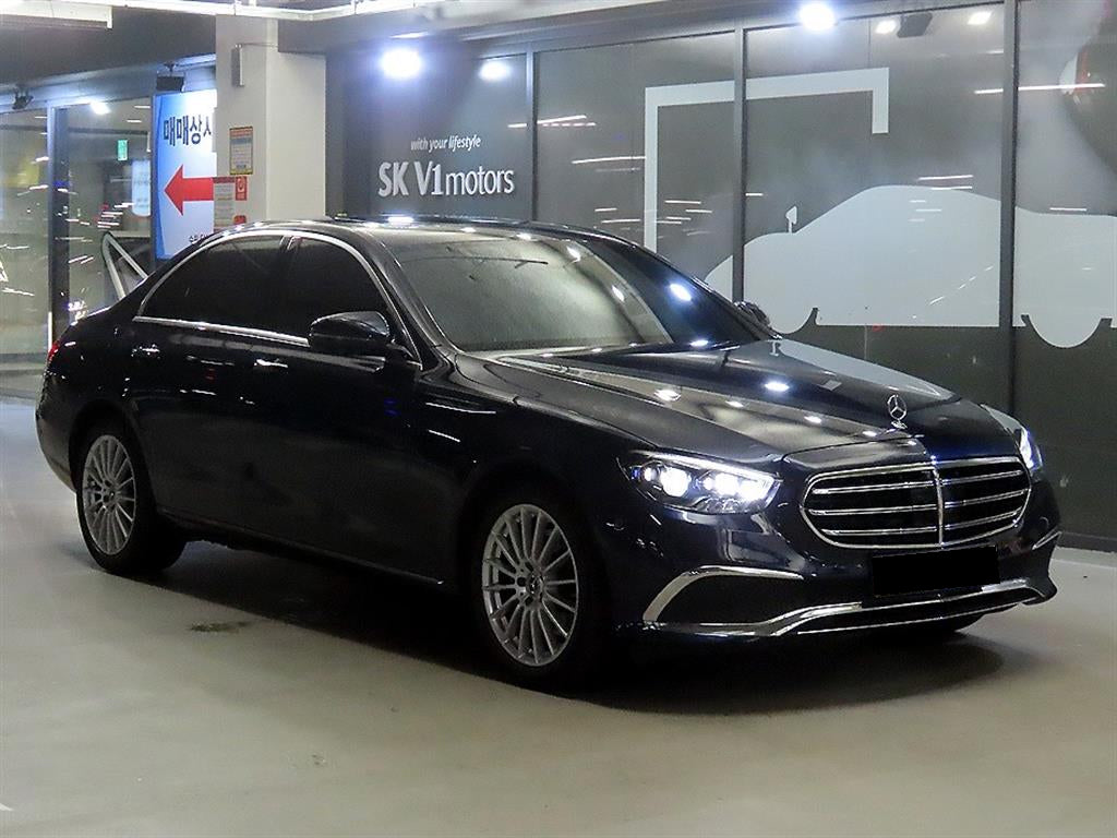 Mercedes-Benz E-Class — photo 01