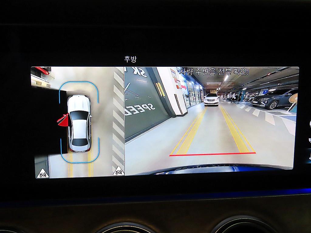 Mercedes-Benz E-Class — photo 13