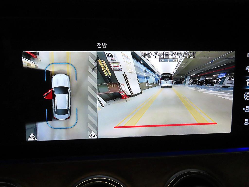 Mercedes-Benz E-Class — photo 14