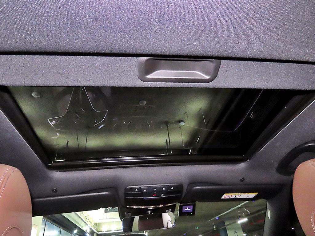 Mercedes-Benz E-Class — photo 16