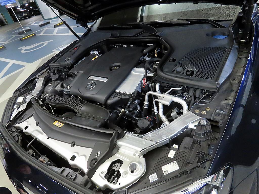 Mercedes-Benz E-Class — photo 19