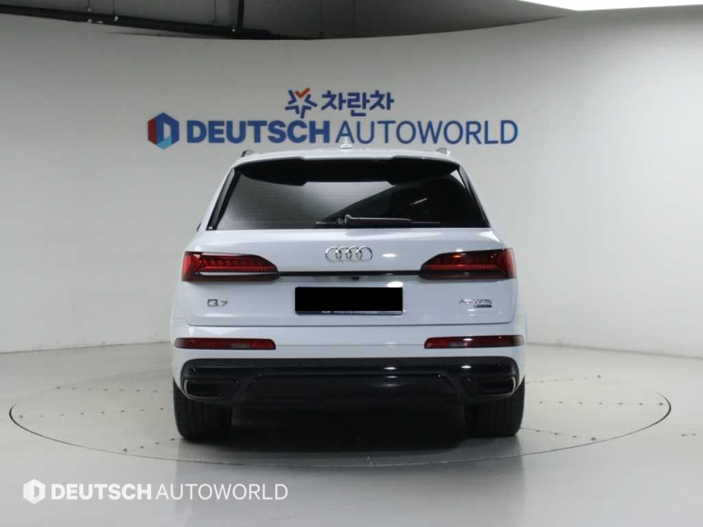 Audi Q7 — photo 04