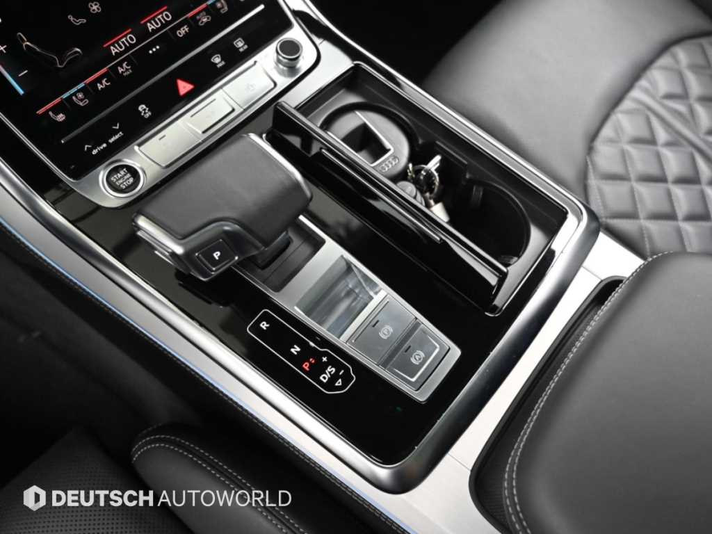 Audi Q7 — photo 10