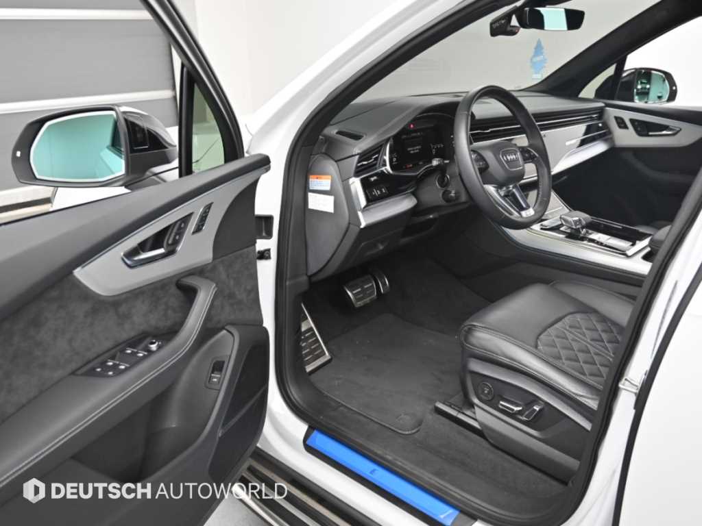 Audi Q7 — photo 12