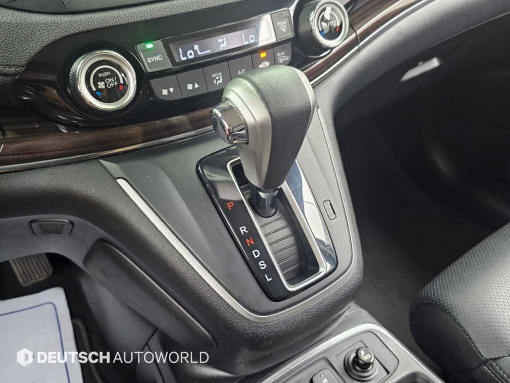 Honda CR-V — photo 09