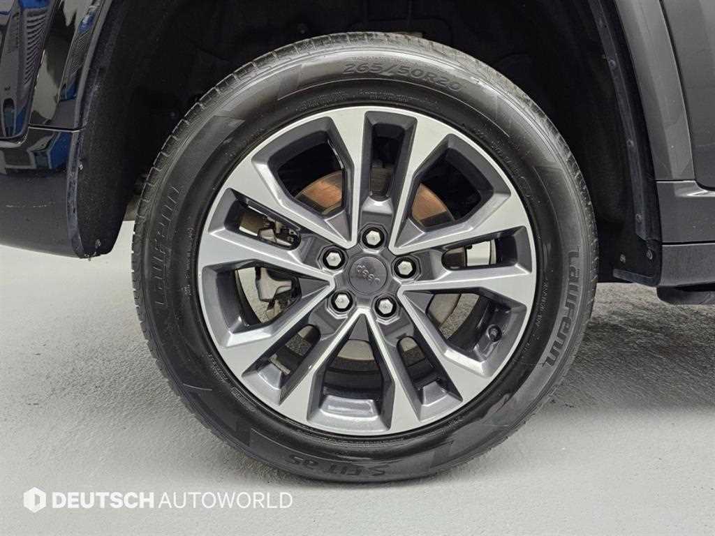 Jeep Cherokee — photo 05