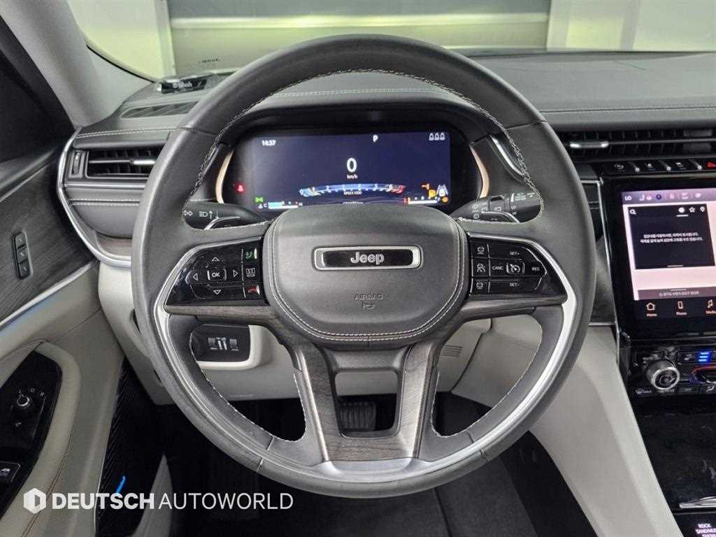 Jeep Cherokee — photo 13
