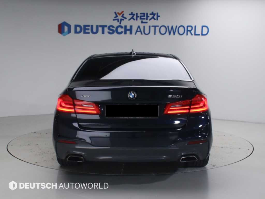 BMW 5-Series — photo 04