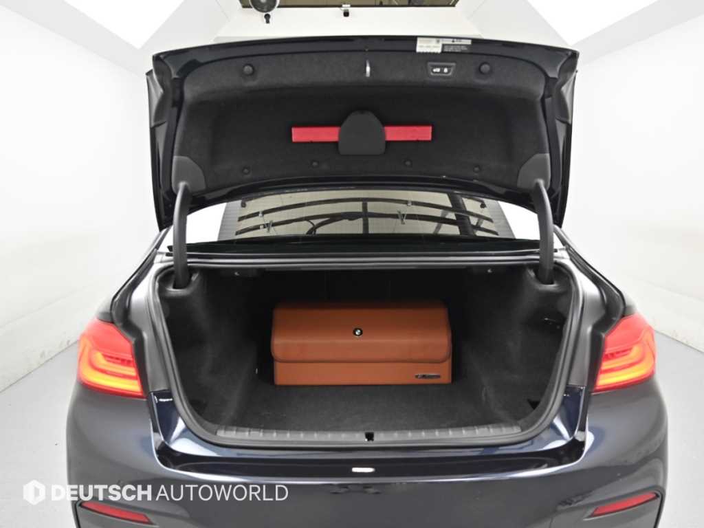 BMW 5-Series — photo 05