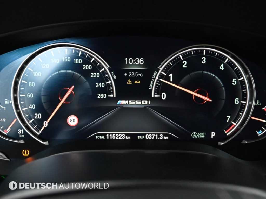 BMW 5-Series — photo 09
