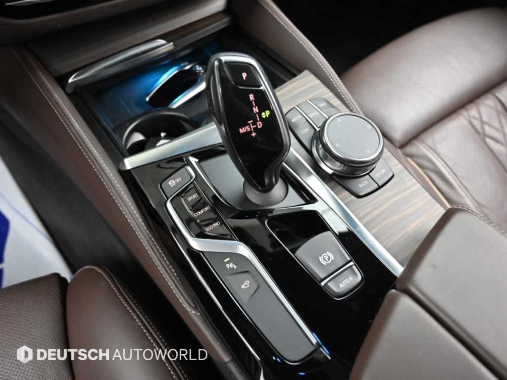 BMW 5-Series — photo 18