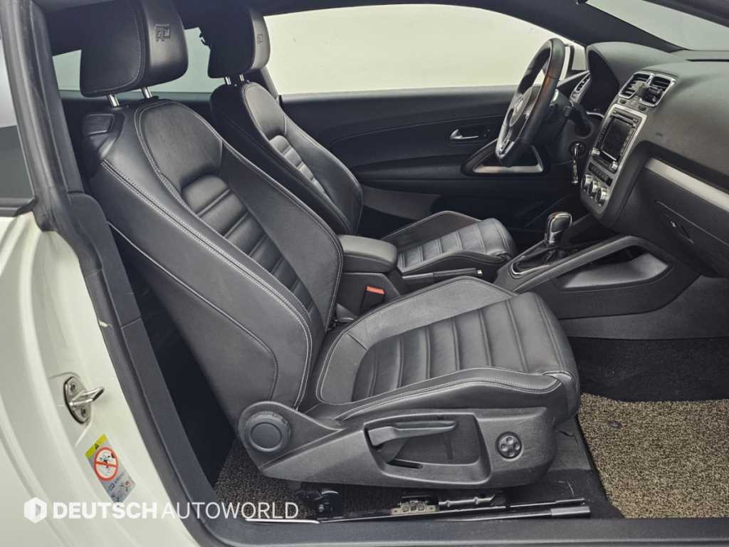 Volkswagen Scirocco — photo 10