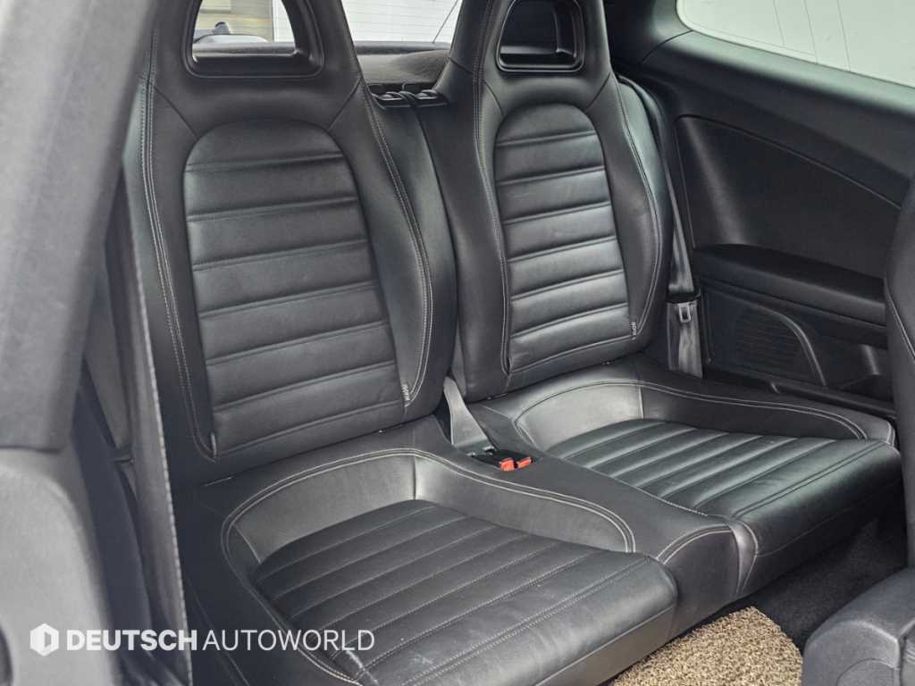 Volkswagen Scirocco — photo 12