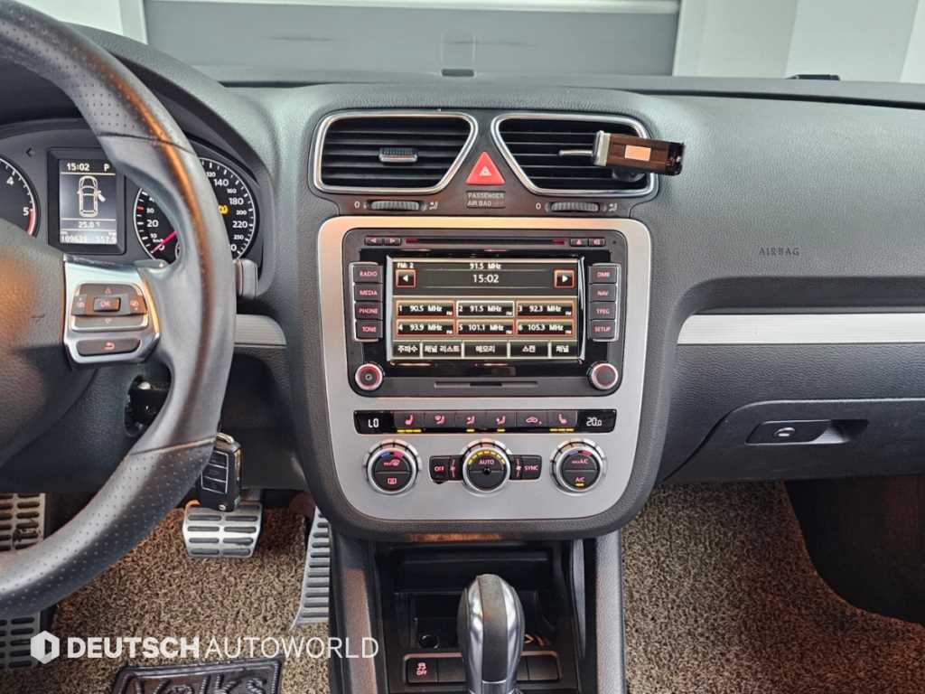 Volkswagen Scirocco — photo 14