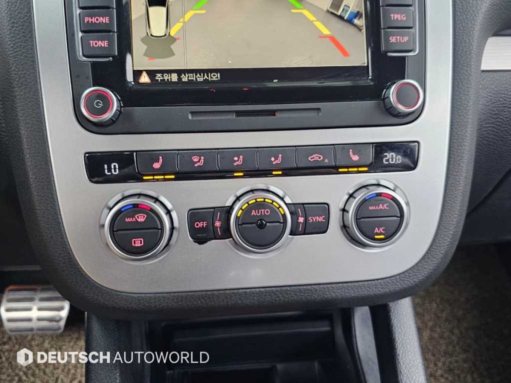 Volkswagen Scirocco — photo 17