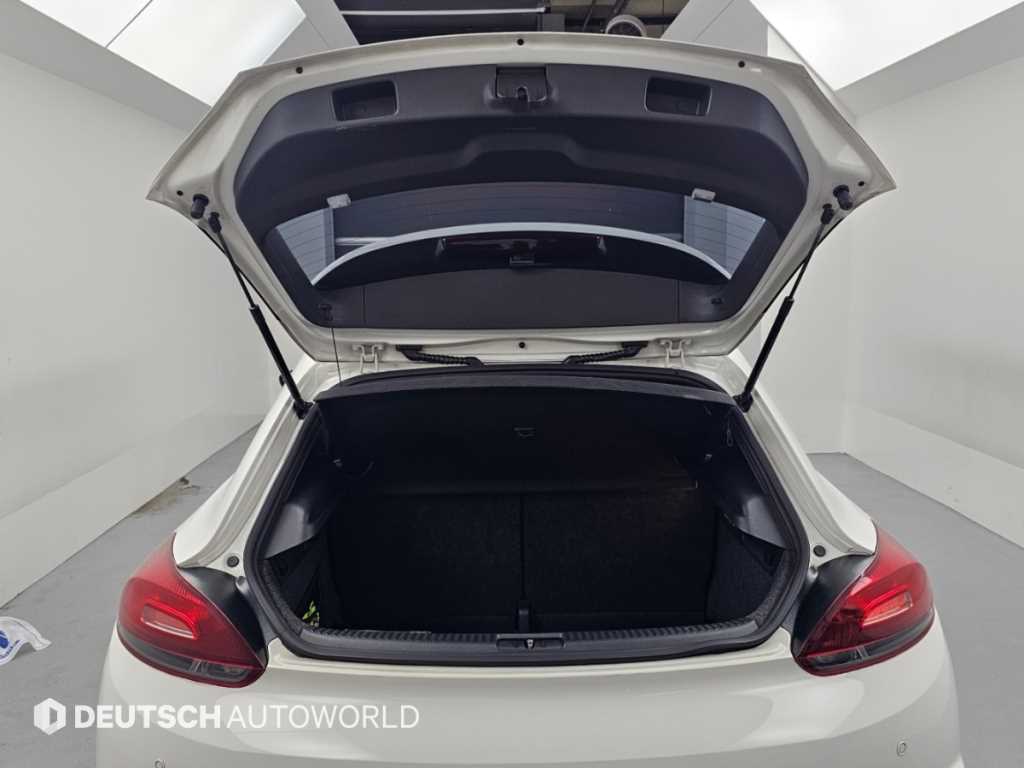 Volkswagen Scirocco — photo 19