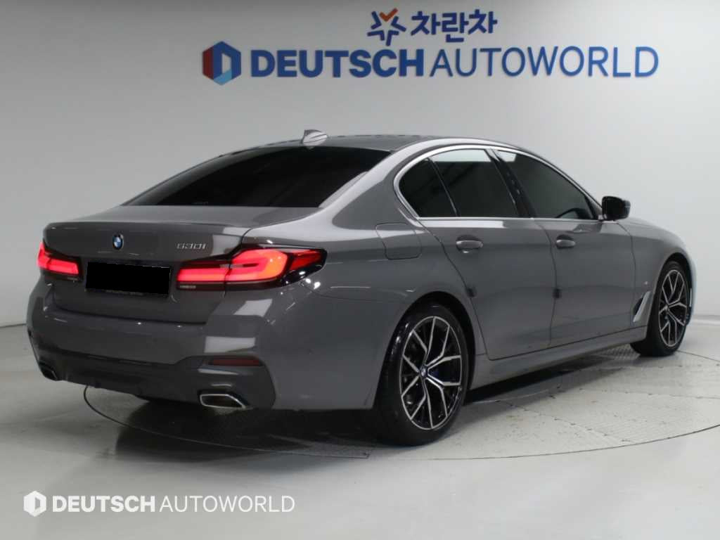 BMW 5-Series — photo 02