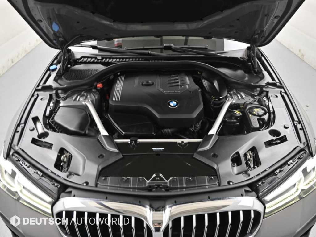 BMW 5-Series — photo 06
