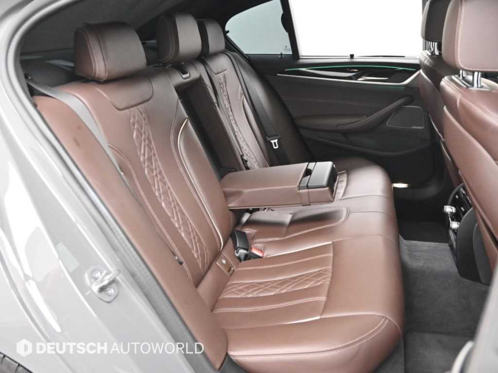 BMW 5-Series — photo 12