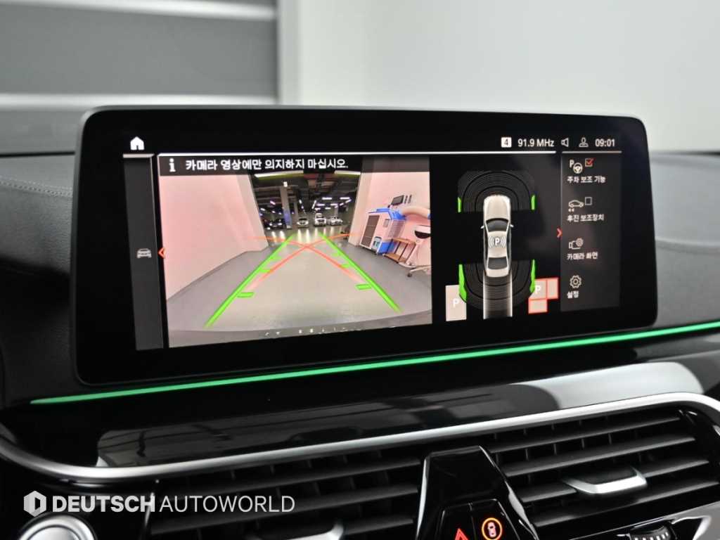 BMW 5-Series — photo 15
