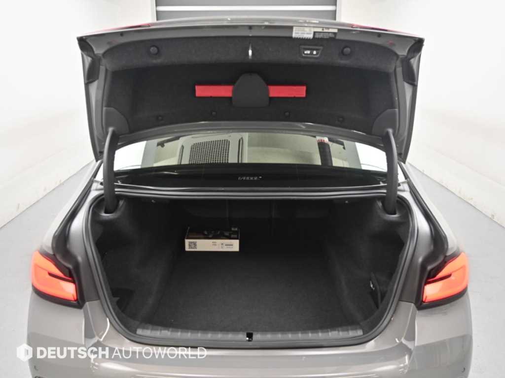 BMW 5-Series — photo 19